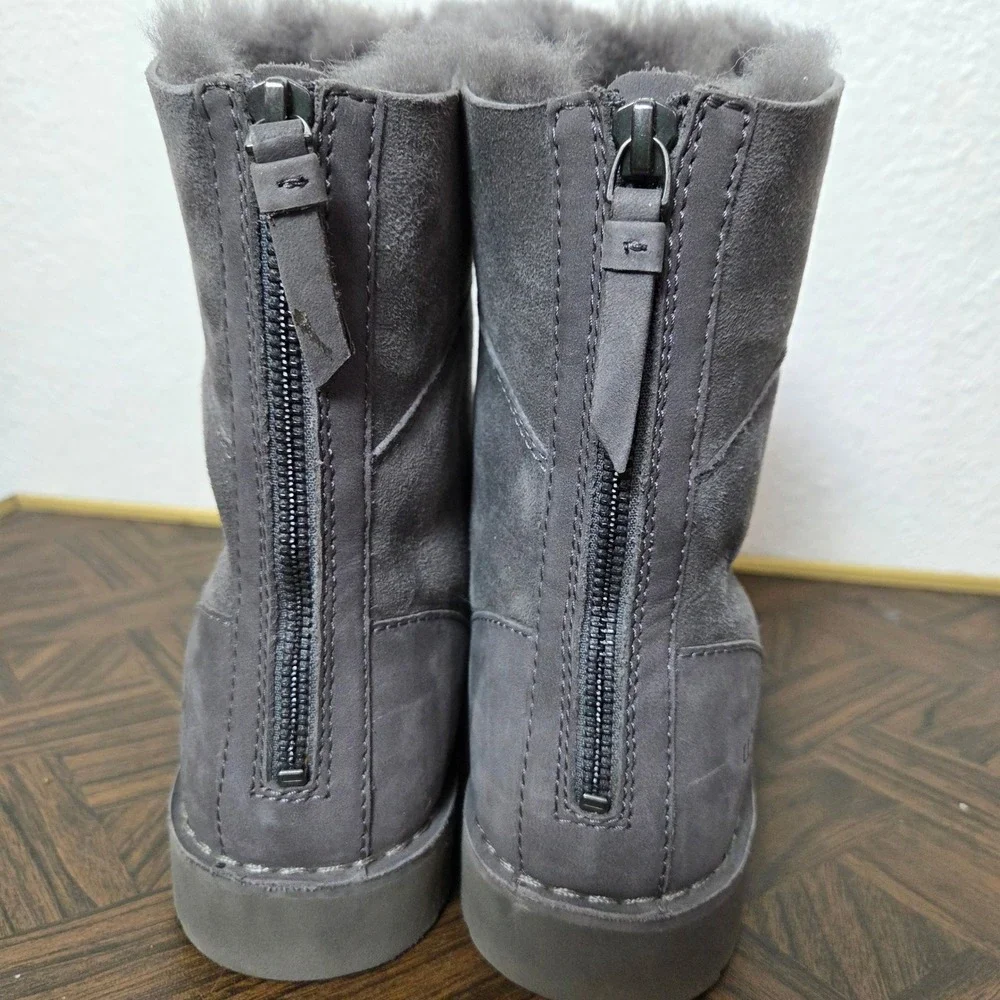 UGG Daney gray lace up‎ winter boot fur lined interior womens size 8